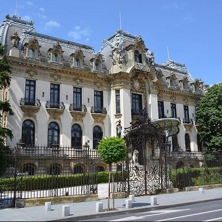 Super Central - Lovely One-Bedroom Apartment On Victoriei Avenue Bucharest Exterior photo