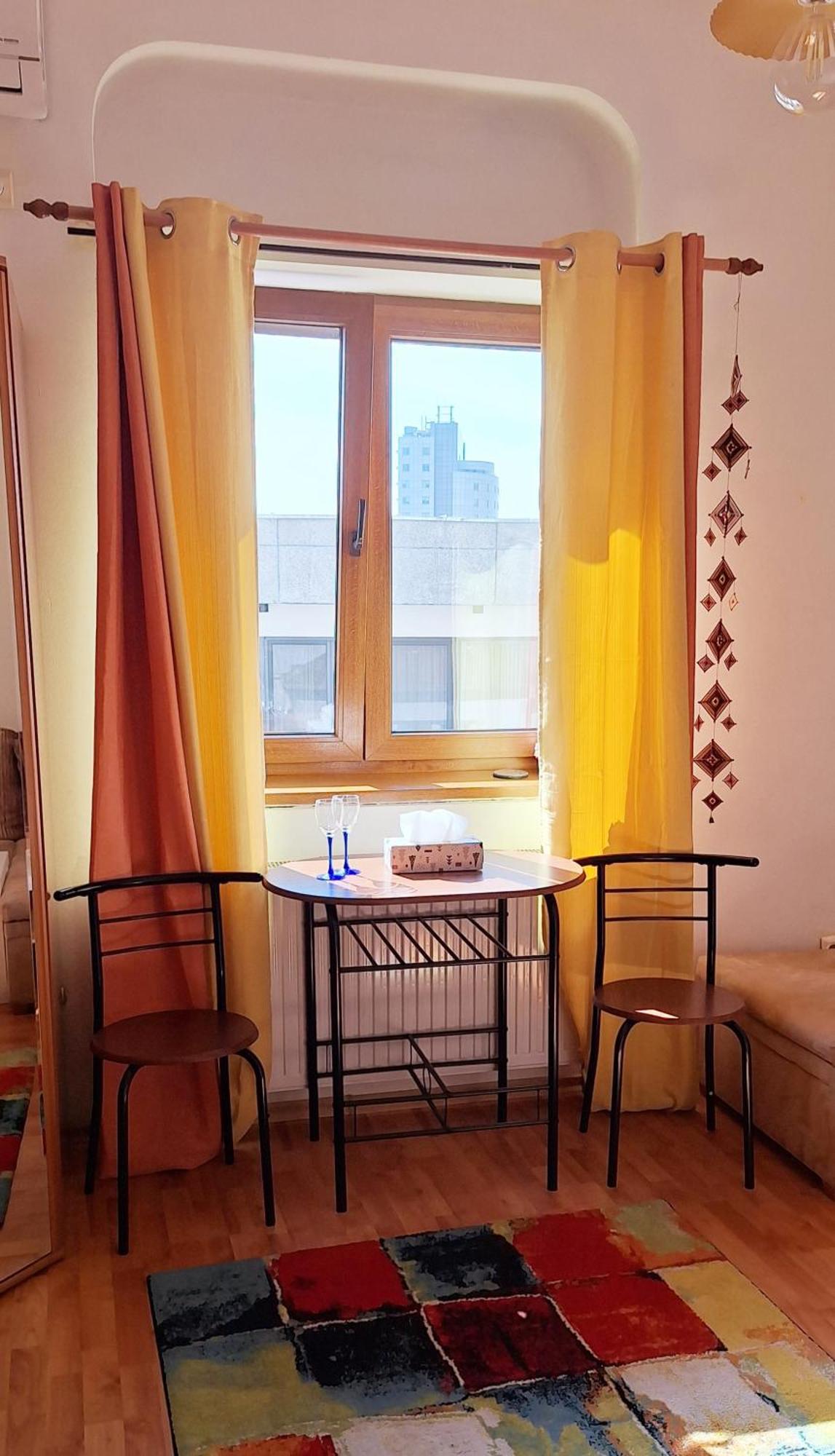 Super Central - Lovely One-Bedroom Apartment On Victoriei Avenue Bucharest Exterior photo