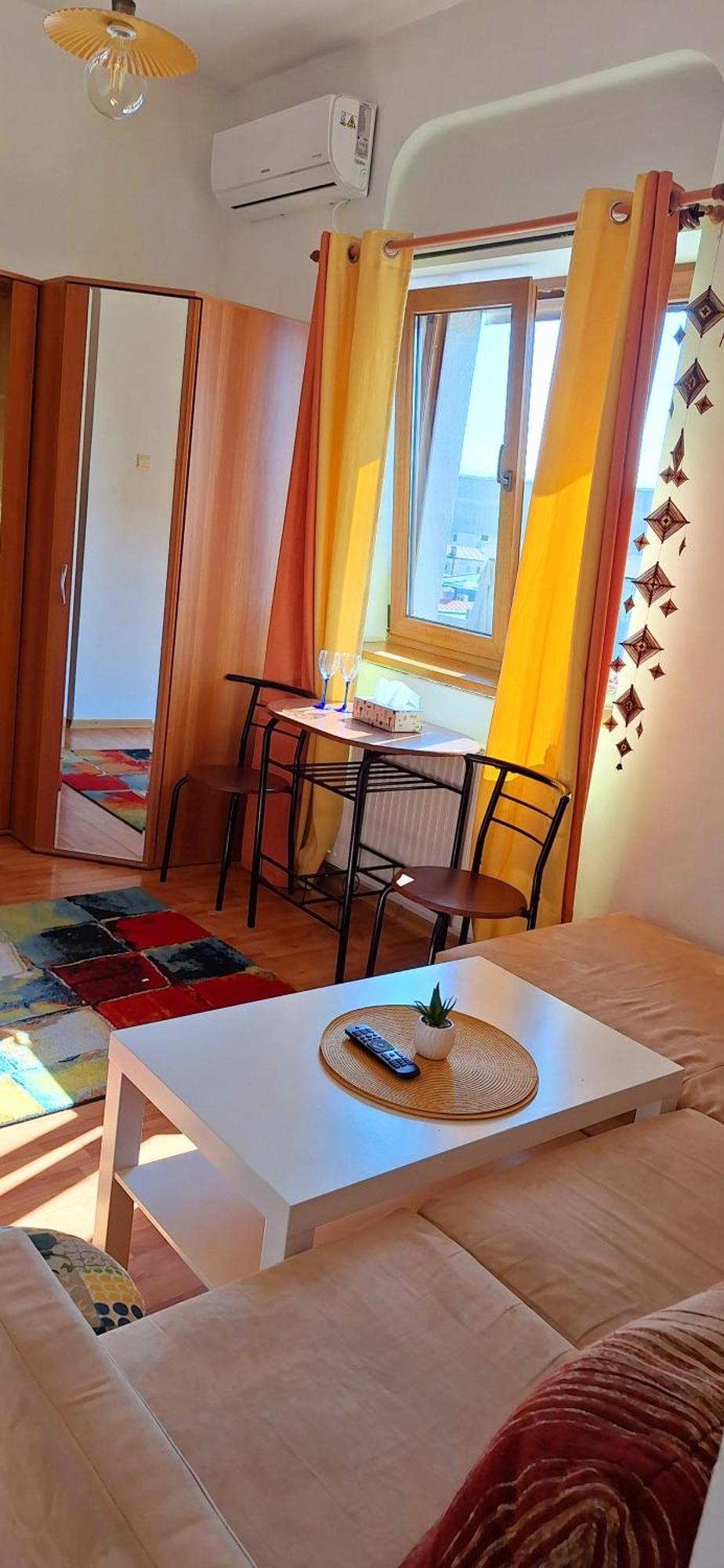 Super Central - Lovely One-Bedroom Apartment On Victoriei Avenue Bucharest Exterior photo